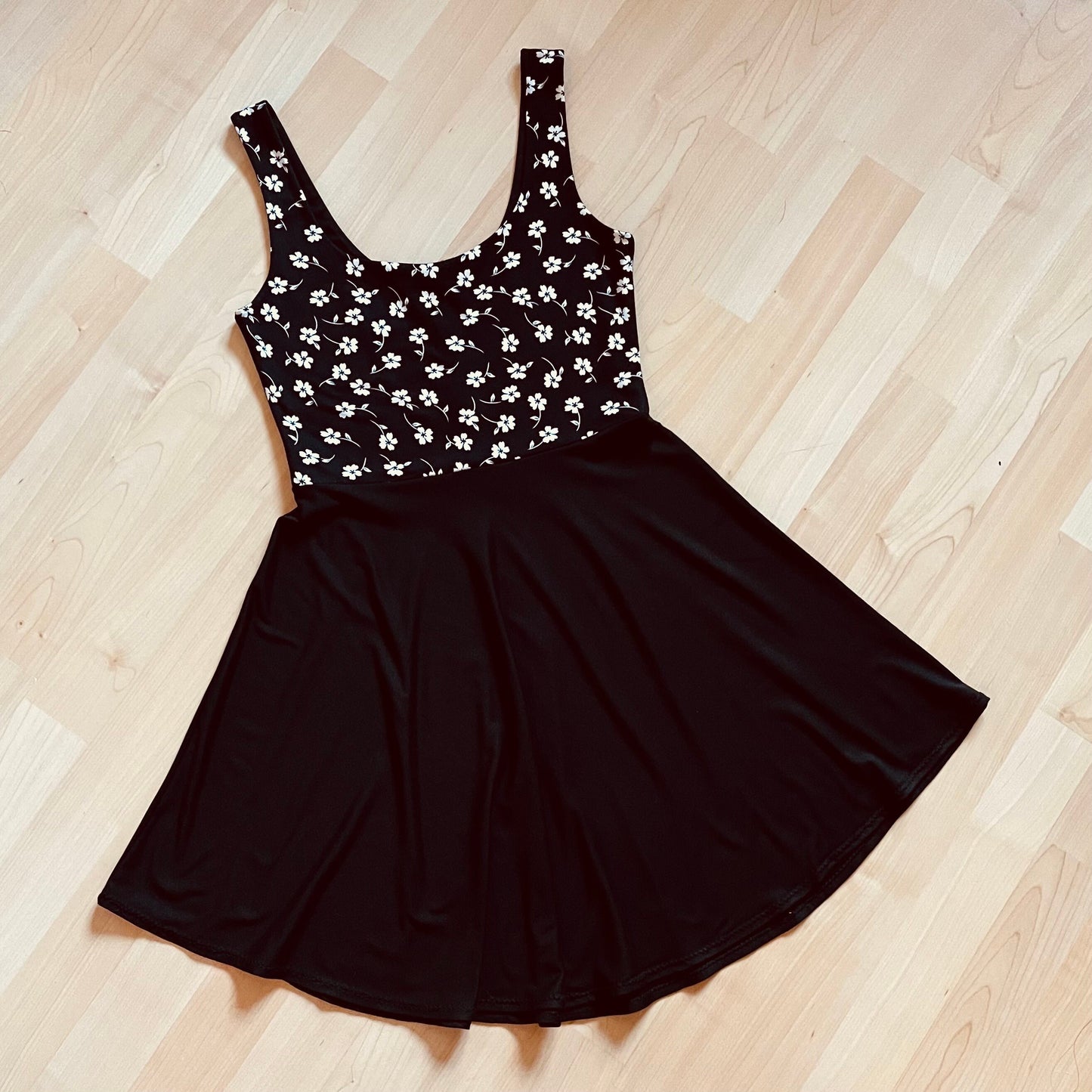 SIESTA Color Blocked Skater Dress