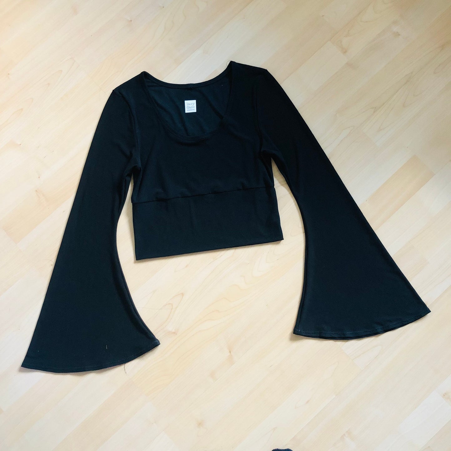 WONDERLAND Crop Top