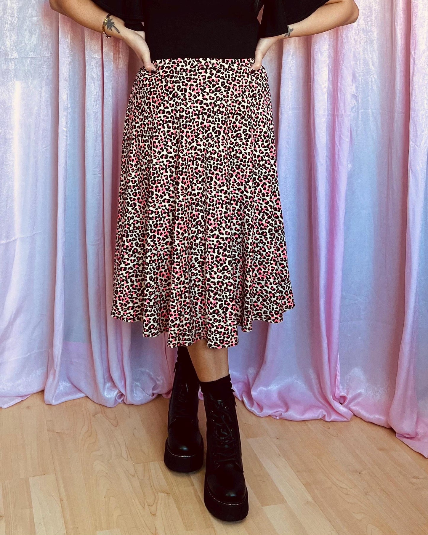 FLOW Midi Skirt